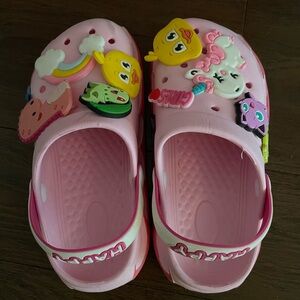 Kid’s clogs